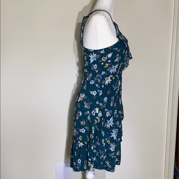 Mossimo Spring/Summer Dress. - Picture 3 of 11